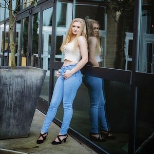 Meet your Posher, Laney